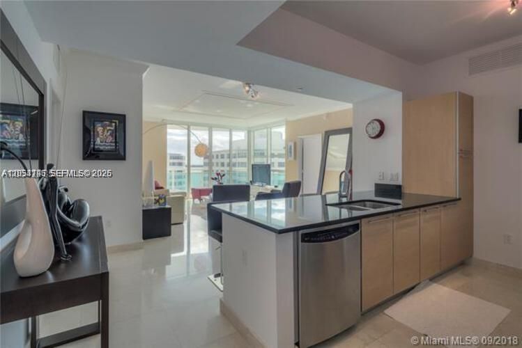 For Rent: $5,400 (2 beds, 2 baths, 1278 Square Feet)