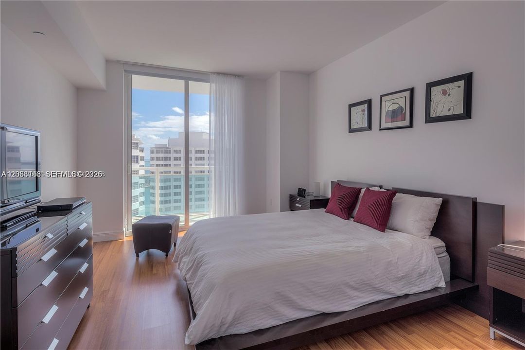 For Rent: $5,400 (2 beds, 2 baths, 1278 Square Feet)