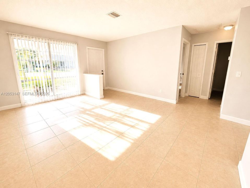 For Sale: $289,500 (0 beds, 0 baths, 1131 Square Feet)