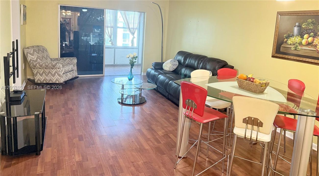 В аренду: $1,750 (2 спален, 2 ванн, 850 Квадратных фут)