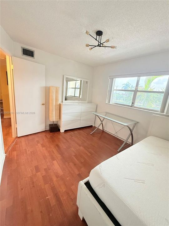 В аренду: $1,750 (2 спален, 2 ванн, 850 Квадратных фут)