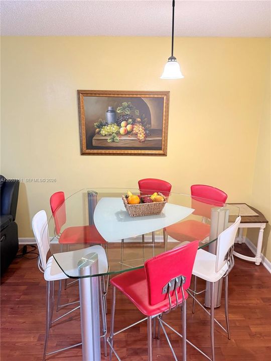 В аренду: $1,750 (2 спален, 2 ванн, 850 Квадратных фут)