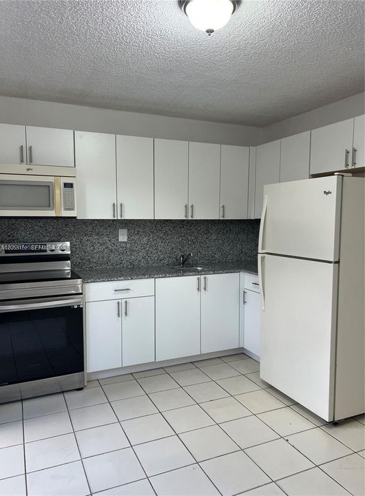 En Venta: $305,000 (1 camas, 2 baños, 0 Pies cuadrados)