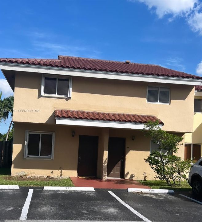 En Venta: $305,000 (1 camas, 2 baños, 0 Pies cuadrados)