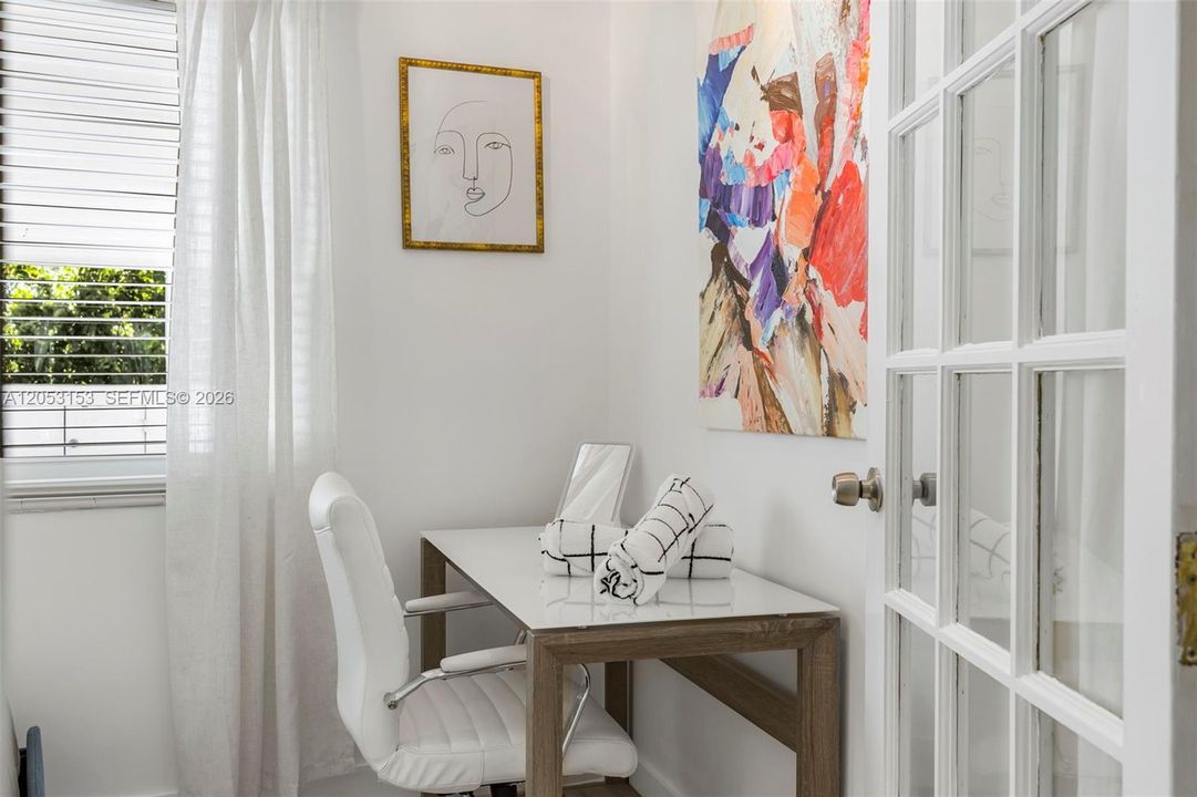 В аренду: $8,500 (5 спален, 2 ванн, 2120 Квадратных фут)