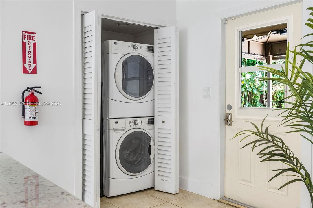 В аренду: $8,500 (5 спален, 2 ванн, 2120 Квадратных фут)