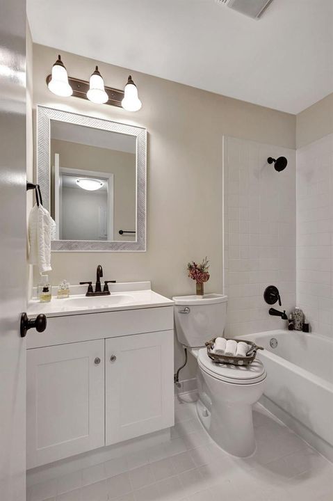 6B - Second Bathroom