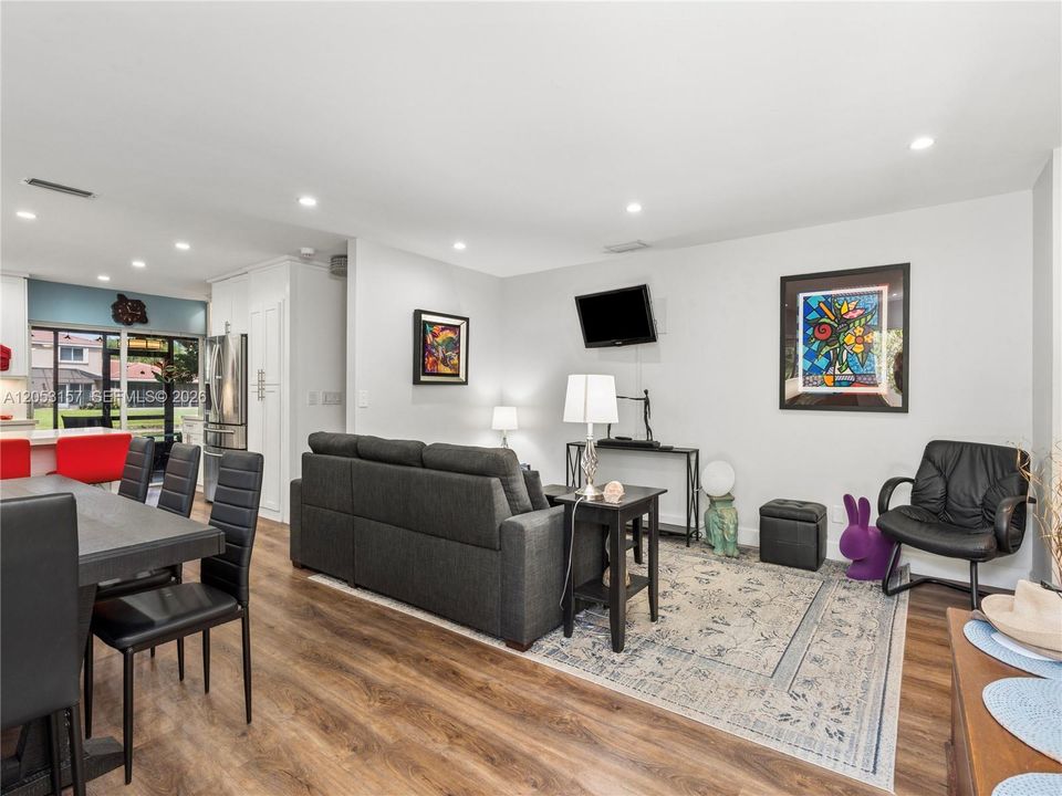 En Venta: $570,000 (3 camas, 2 baños, 1273 Pies cuadrados)