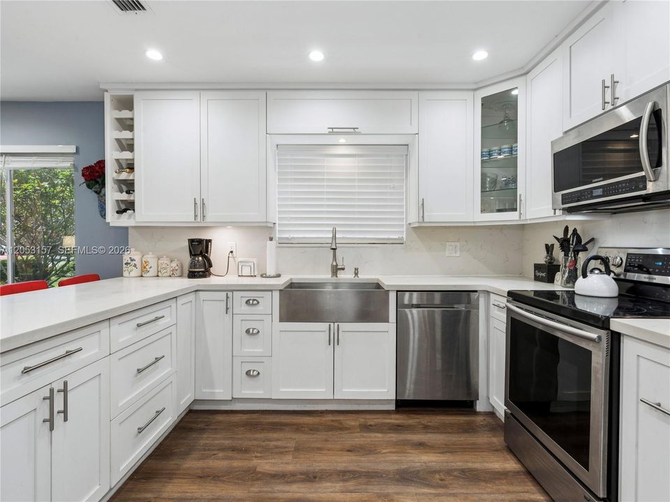 En Venta: $570,000 (3 camas, 2 baños, 1273 Pies cuadrados)