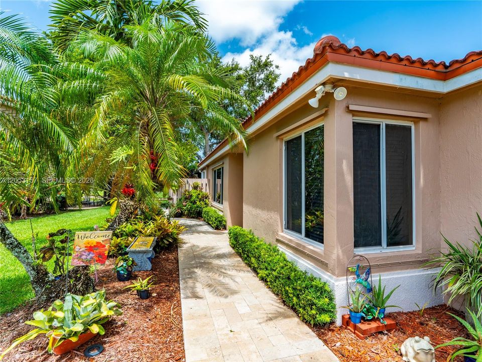 En Venta: $570,000 (3 camas, 2 baños, 1273 Pies cuadrados)