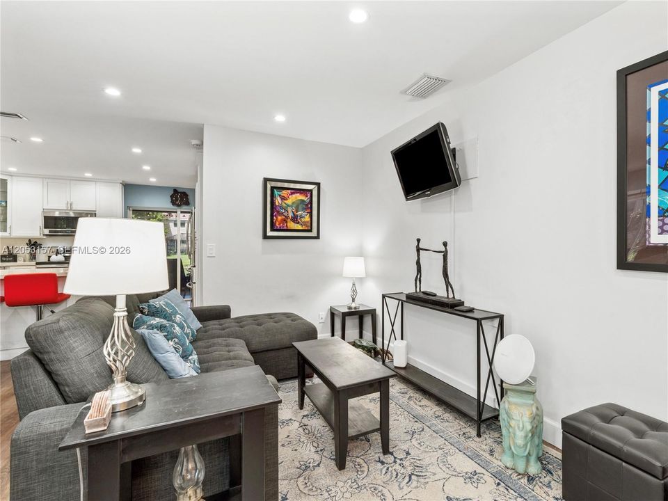 En Venta: $570,000 (3 camas, 2 baños, 1273 Pies cuadrados)