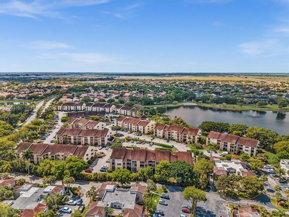 В аренду: $2,350 (2 спален, 2 ванн, 1093 Квадратных фут)