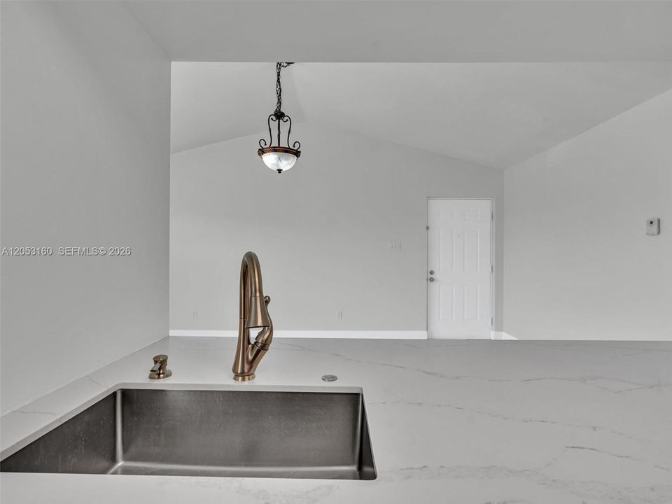 В аренду: $2,350 (2 спален, 2 ванн, 1093 Квадратных фут)