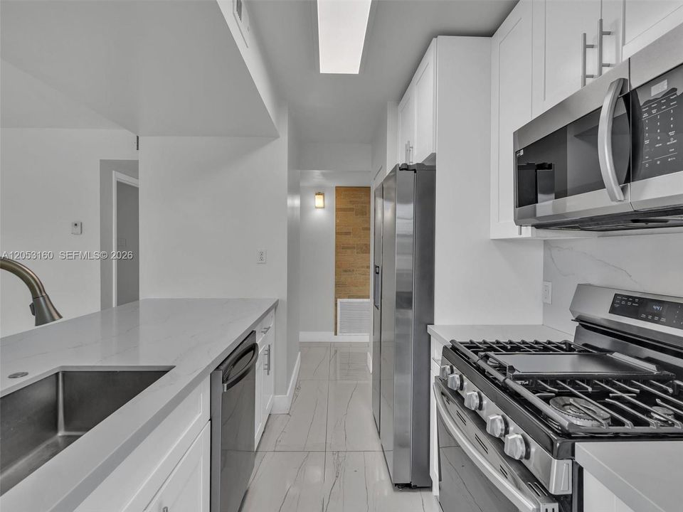 В аренду: $2,350 (2 спален, 2 ванн, 1093 Квадратных фут)