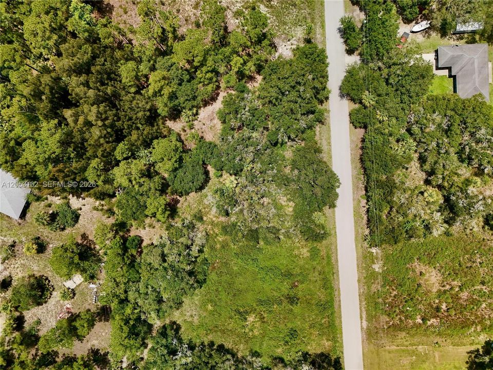 На продажу: $30,000 (0.50 acres)