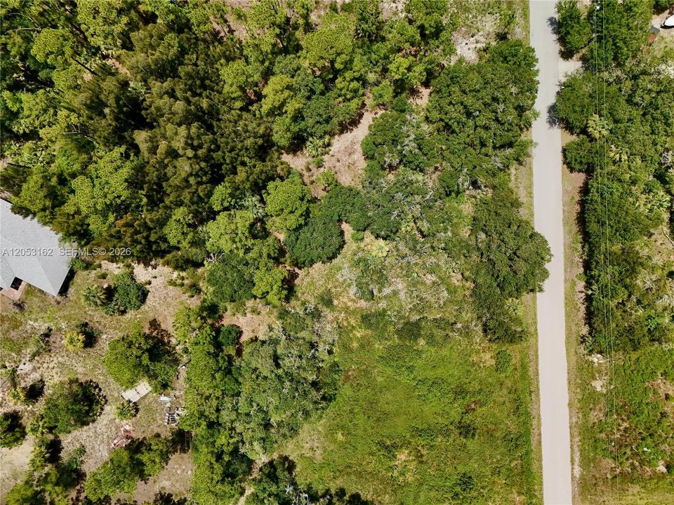 На продажу: $30,000 (0.50 acres)