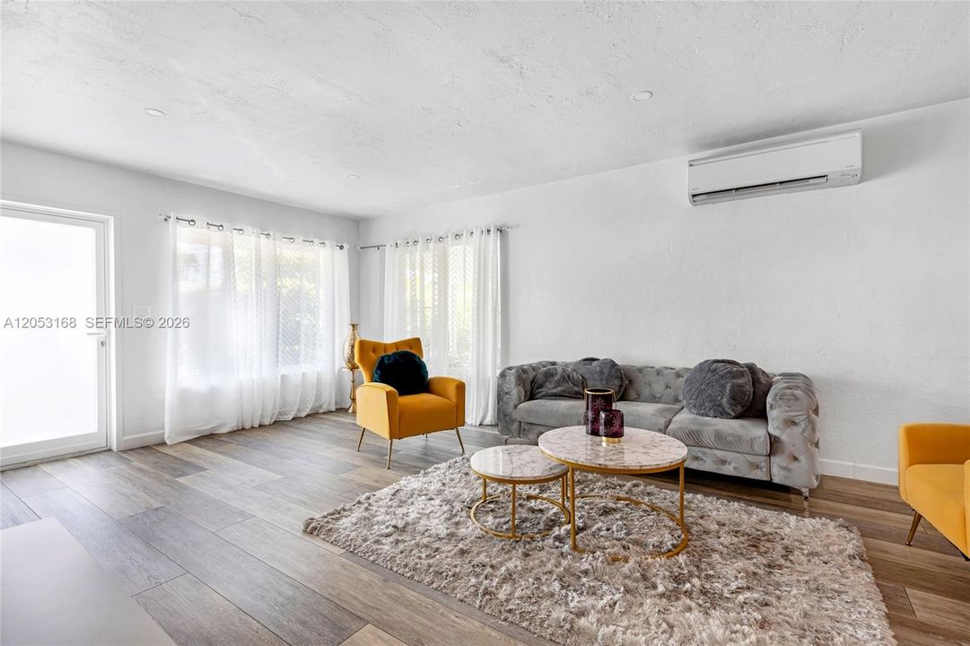 В аренду: $4,600 (3 спален, 2 ванн, 1300 Квадратных фут)