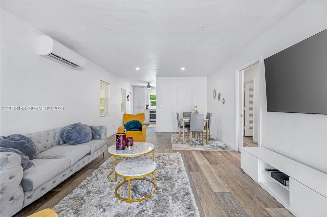 В аренду: $4,600 (3 спален, 2 ванн, 1300 Квадратных фут)