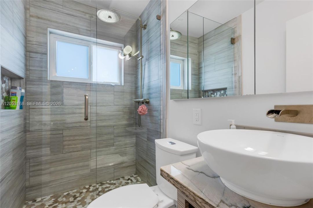 В аренду: $4,600 (3 спален, 2 ванн, 1300 Квадратных фут)