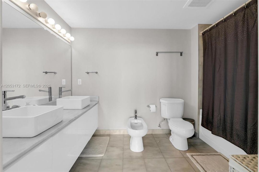 В аренду: $4,200 (2 спален, 2 ванн, 1158 Квадратных фут)