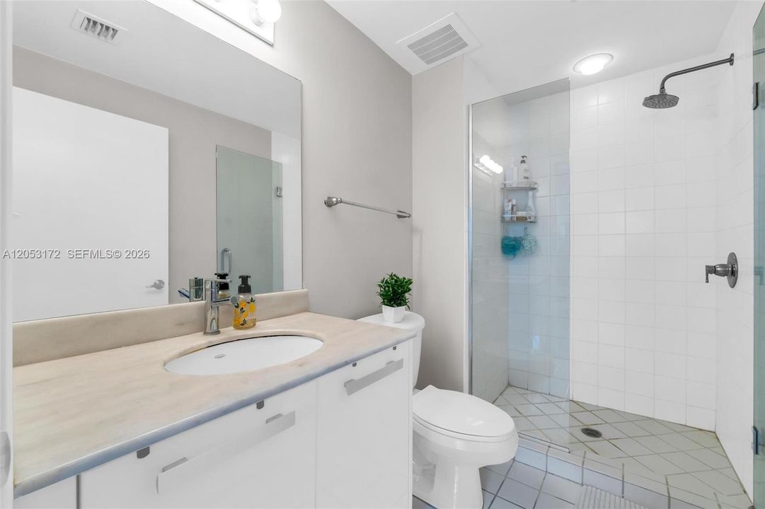 В аренду: $4,200 (2 спален, 2 ванн, 1158 Квадратных фут)