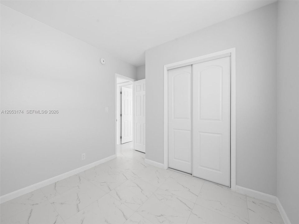 For Rent: $2,800 (2 beds, 1 baths, 650 Square Feet)