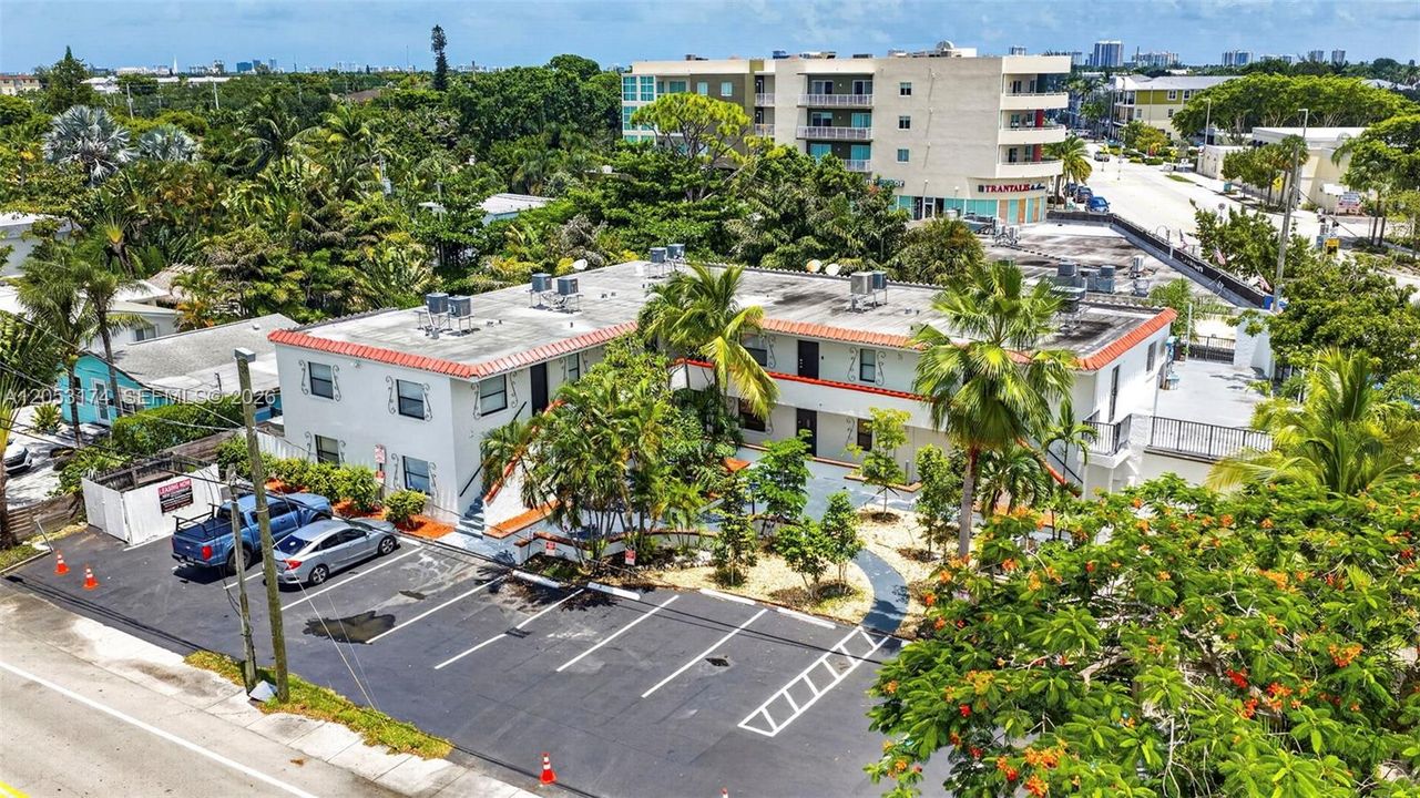 For Rent: $2,800 (2 beds, 1 baths, 650 Square Feet)