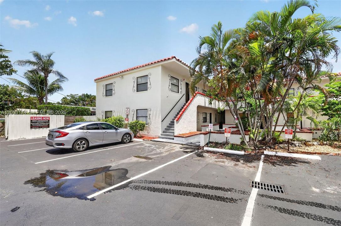 For Rent: $2,800 (2 beds, 1 baths, 650 Square Feet)