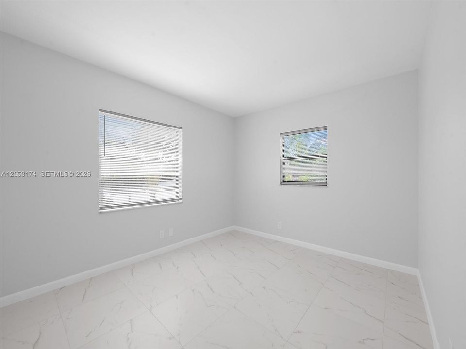 For Rent: $2,800 (2 beds, 1 baths, 650 Square Feet)