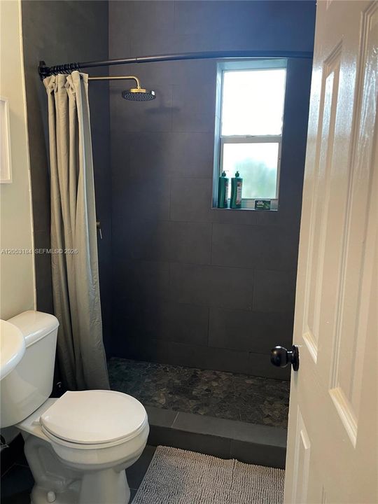 В аренду: $2,200 (2 спален, 1 ванн, 1664 Квадратных фут)