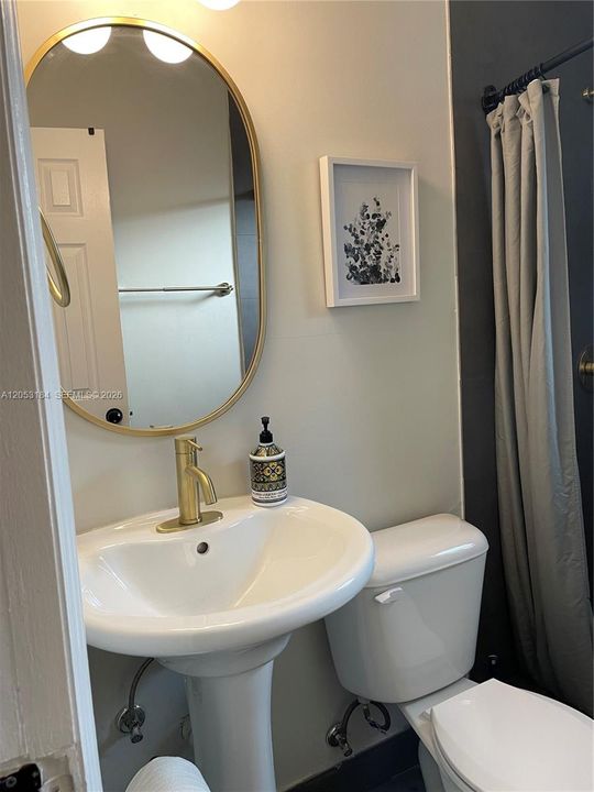 В аренду: $2,200 (2 спален, 1 ванн, 1664 Квадратных фут)
