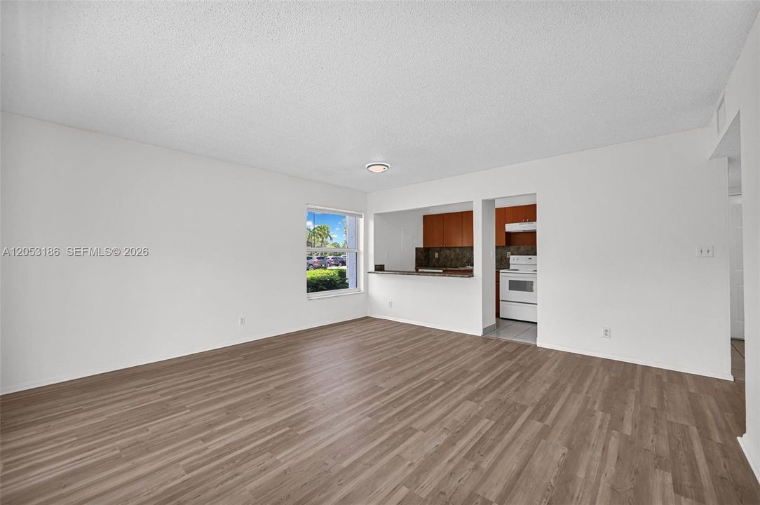En Venta: $235,000 (2 camas, 2 baños, 1021 Pies cuadrados)