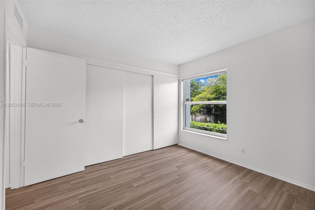 En Venta: $235,000 (2 camas, 2 baños, 1021 Pies cuadrados)