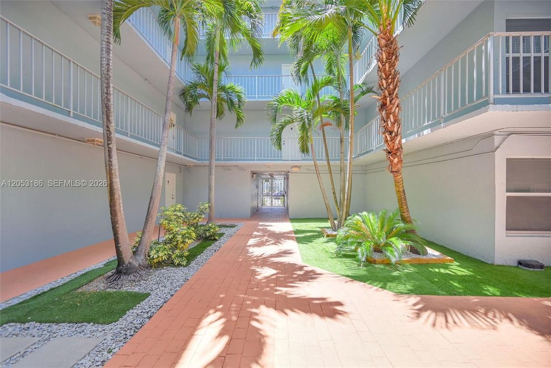 En Venta: $235,000 (2 camas, 2 baños, 1021 Pies cuadrados)