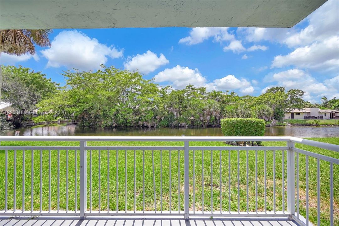 En Venta: $235,000 (2 camas, 2 baños, 1021 Pies cuadrados)