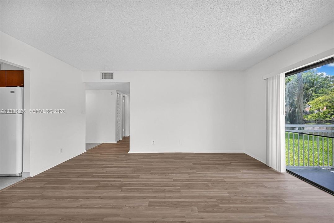 En Venta: $235,000 (2 camas, 2 baños, 1021 Pies cuadrados)