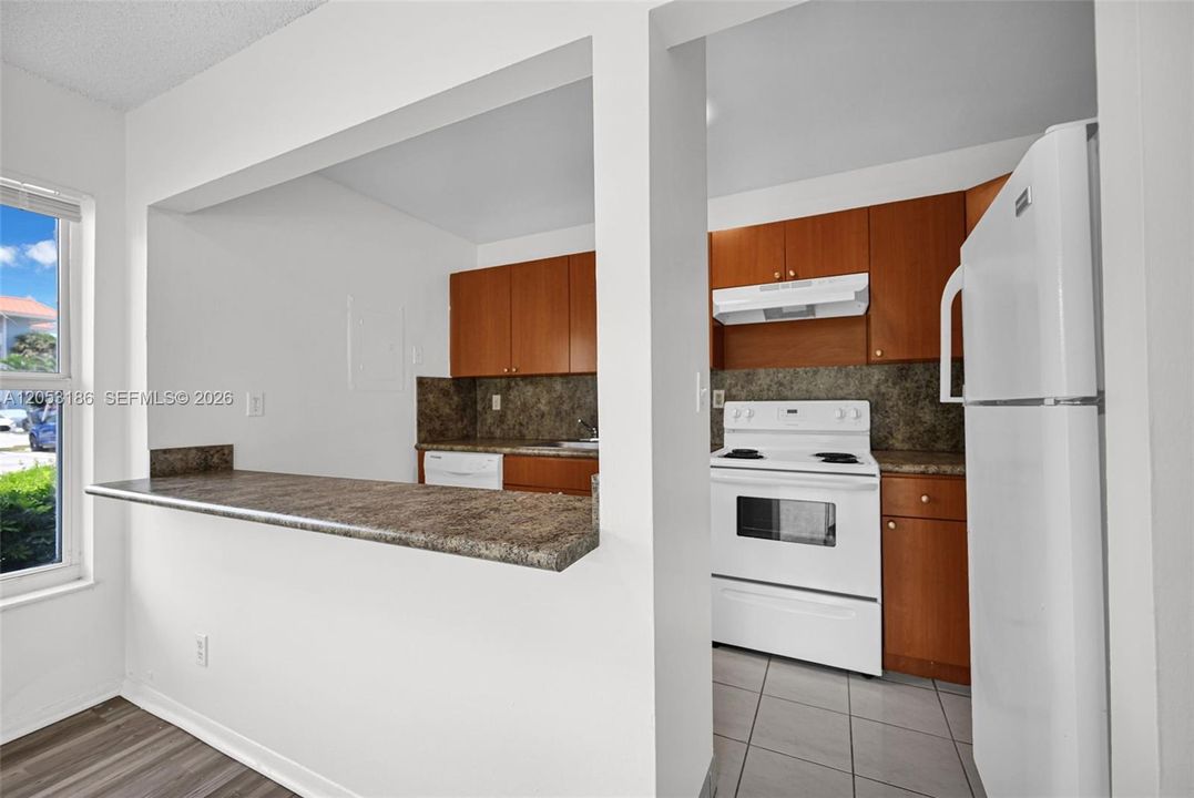 En Venta: $235,000 (2 camas, 2 baños, 1021 Pies cuadrados)