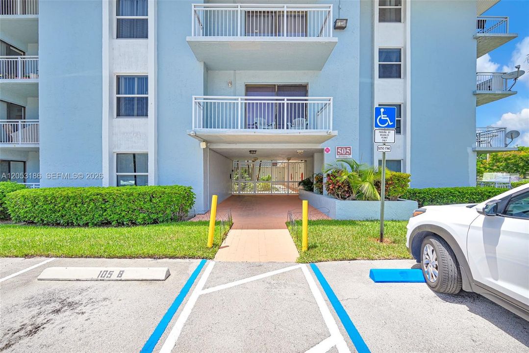 En Venta: $235,000 (2 camas, 2 baños, 1021 Pies cuadrados)