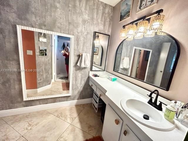 En Venta: $229,000 (2 camas, 2 baños, 1120 Pies cuadrados)