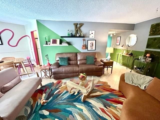 En Venta: $229,000 (2 camas, 2 baños, 1120 Pies cuadrados)