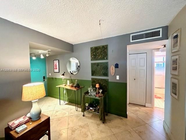 En Venta: $229,000 (2 camas, 2 baños, 1120 Pies cuadrados)