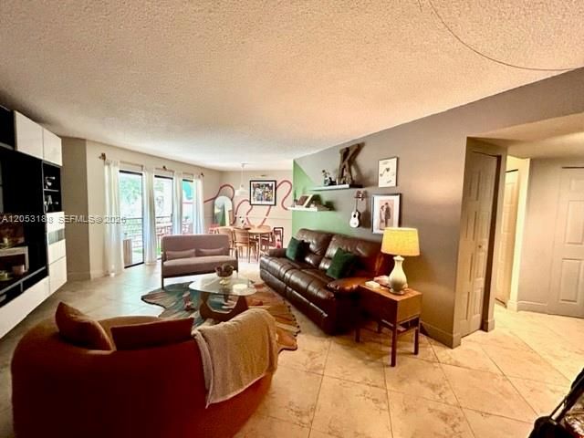 En Venta: $229,000 (2 camas, 2 baños, 1120 Pies cuadrados)