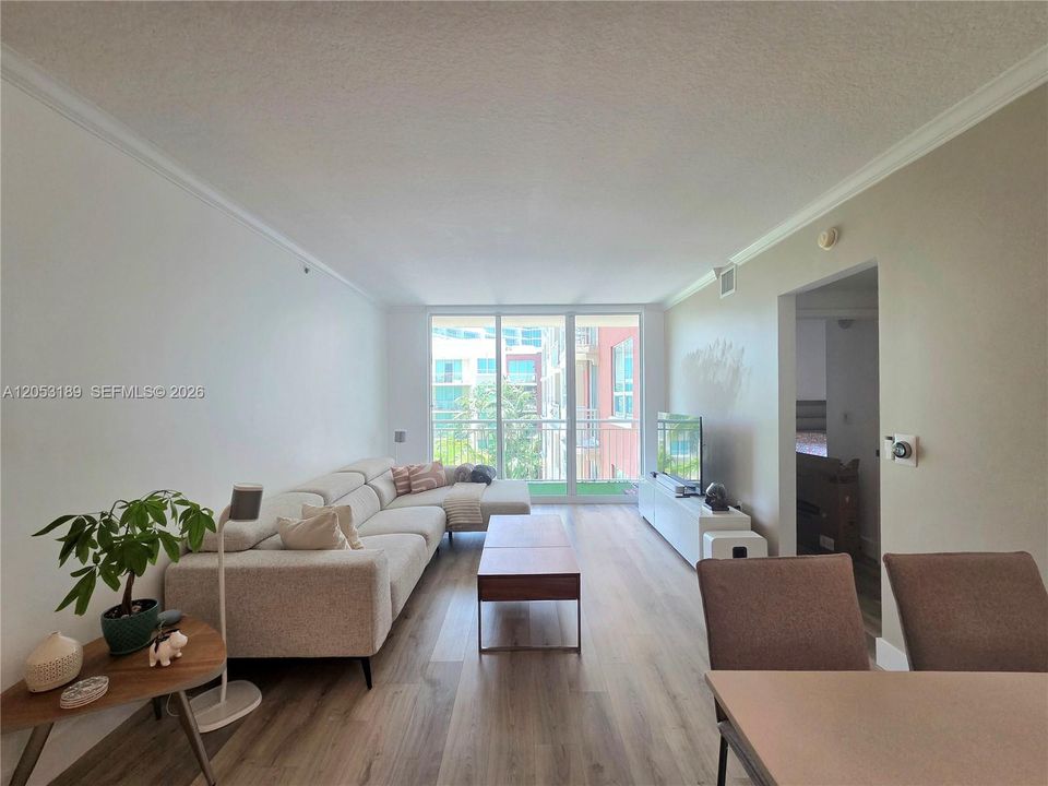 В аренду: $3,300 (2 спален, 1 ванн, 981 Квадратных фут)