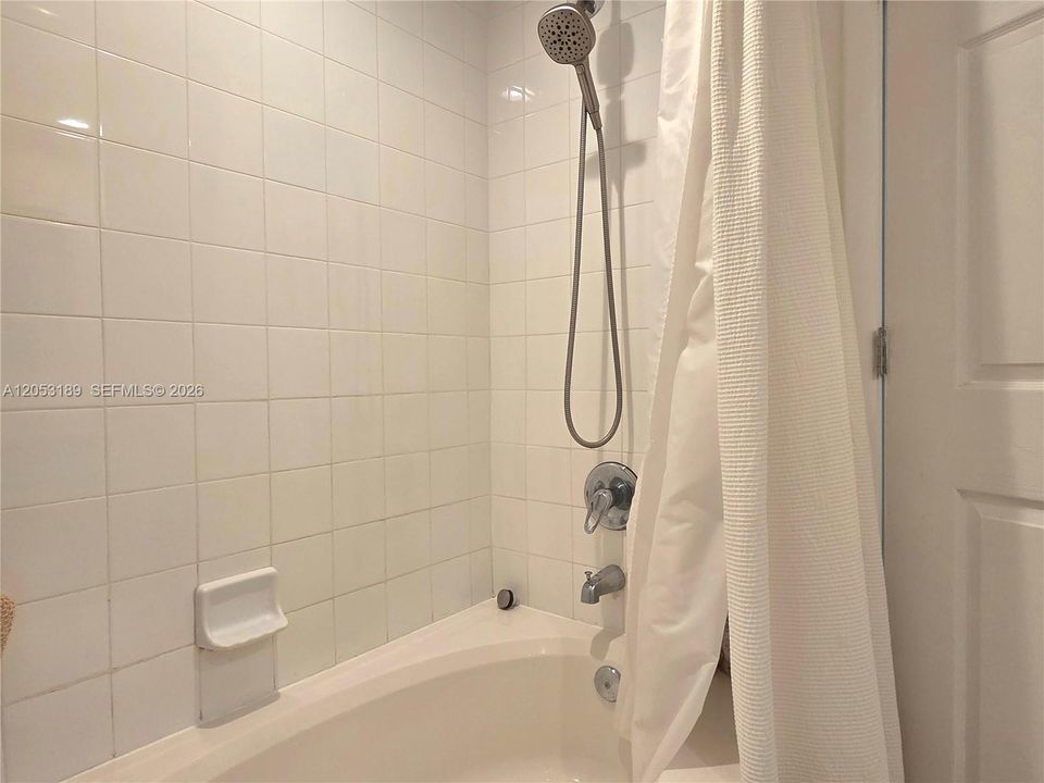 В аренду: $3,300 (2 спален, 1 ванн, 981 Квадратных фут)