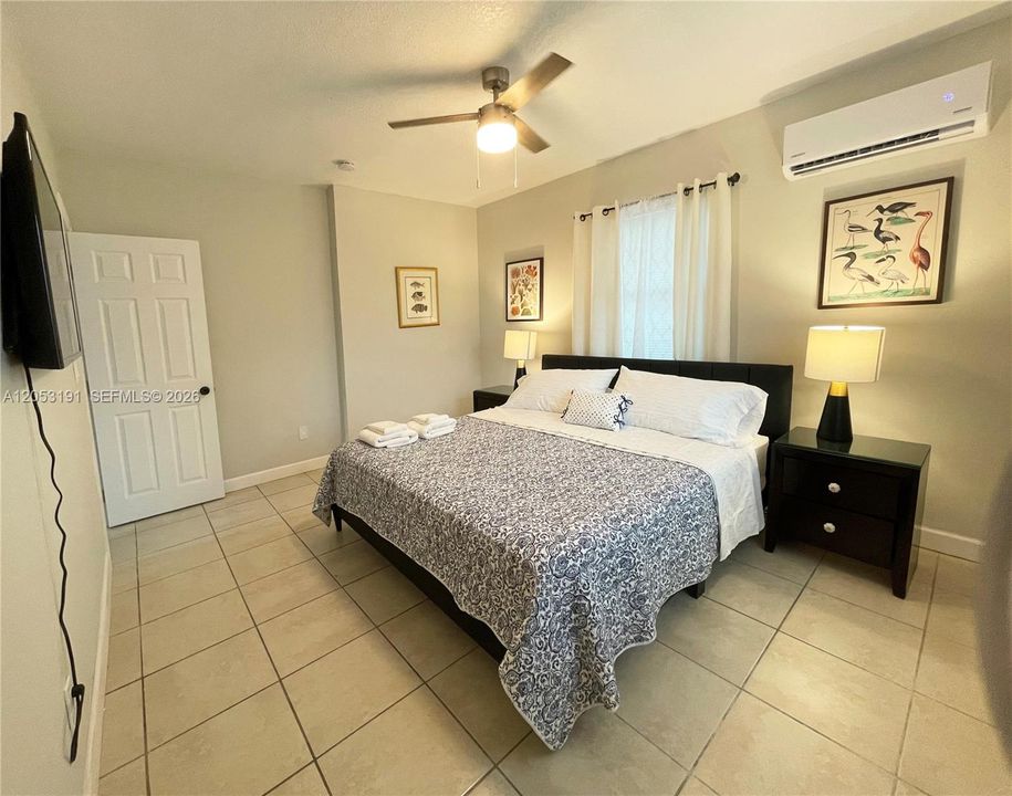 For Rent: $2,200 (2 beds, 1 baths, 1664 Square Feet)
