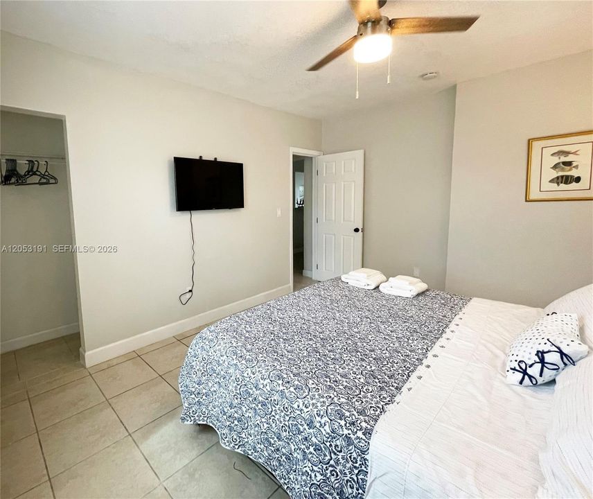 For Rent: $2,200 (2 beds, 1 baths, 1664 Square Feet)