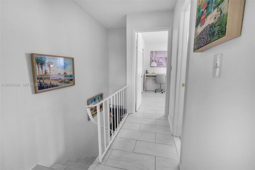 На продажу: $355,000 (2 спален, 1 ванн, 1024 Квадратных фут)