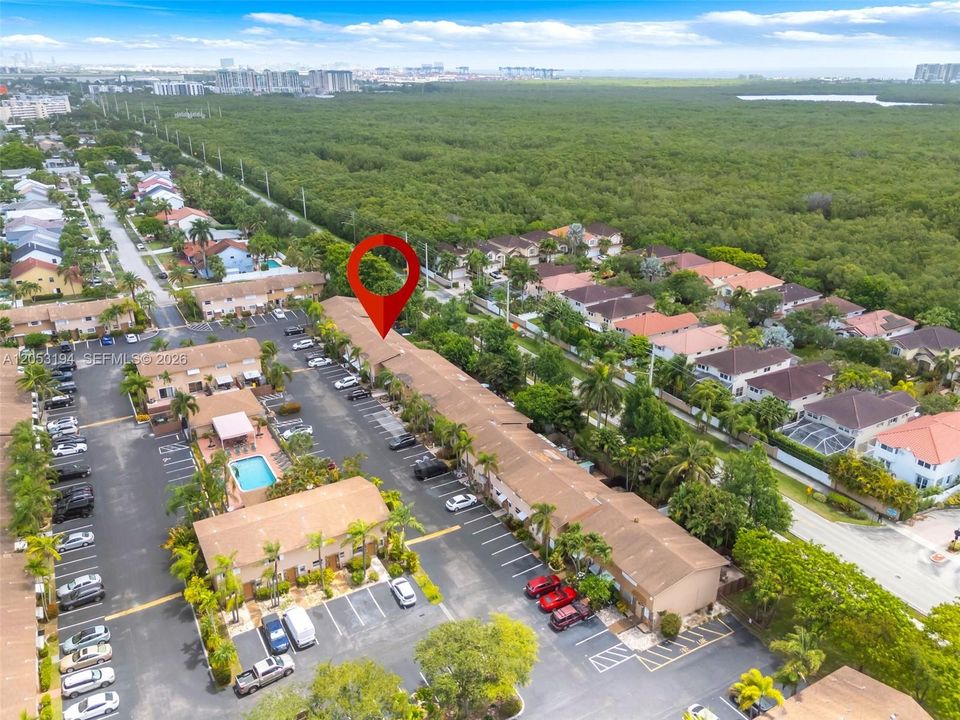 На продажу: $355,000 (2 спален, 1 ванн, 1024 Квадратных фут)