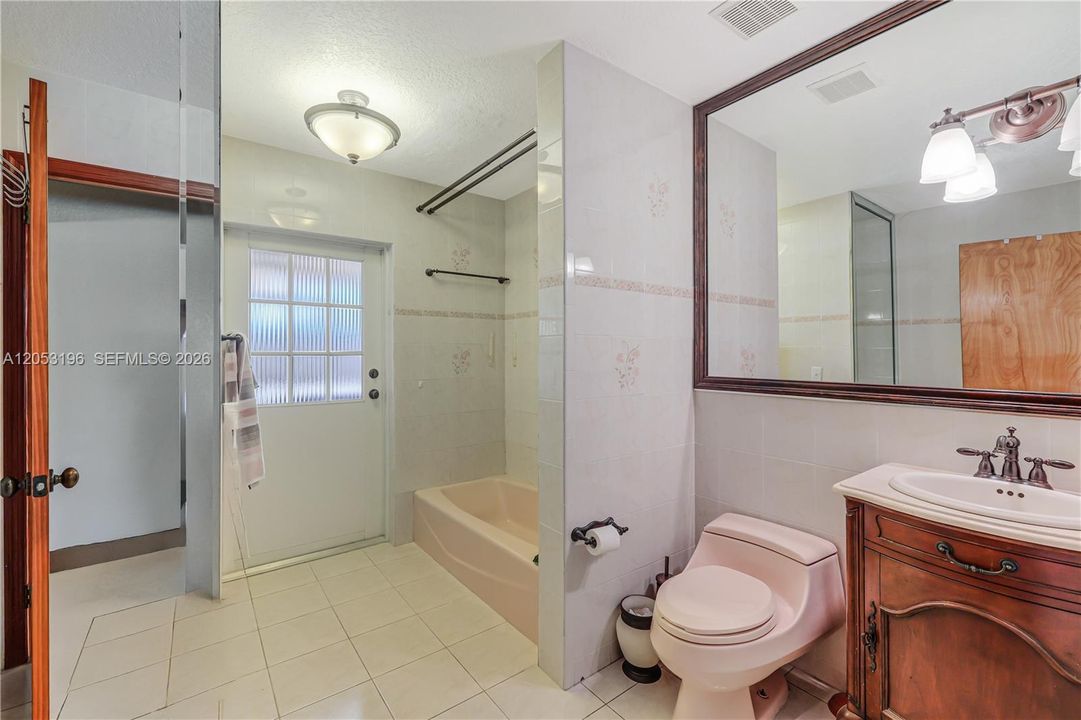 В аренду: $4,500 (4 спален, 4 ванн, 3871 Квадратных фут)