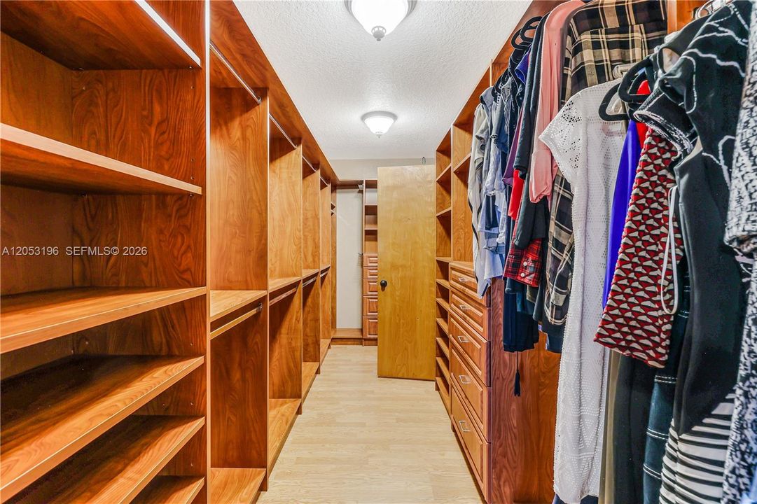 В аренду: $4,500 (4 спален, 4 ванн, 3871 Квадратных фут)